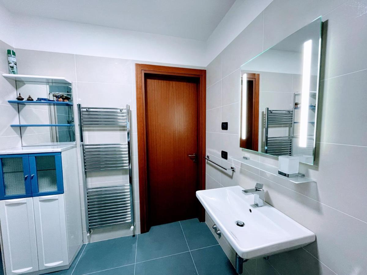 Appartamento Lombardi Riva del Garda Exterior foto