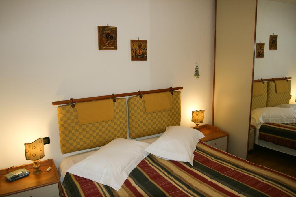 Appartamento Lombardi Riva del Garda Exterior foto