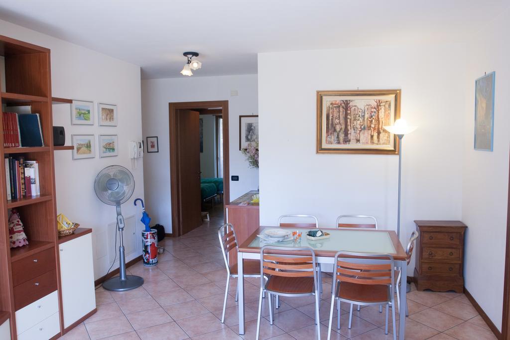 Appartamento Lombardi Riva del Garda Cameră foto