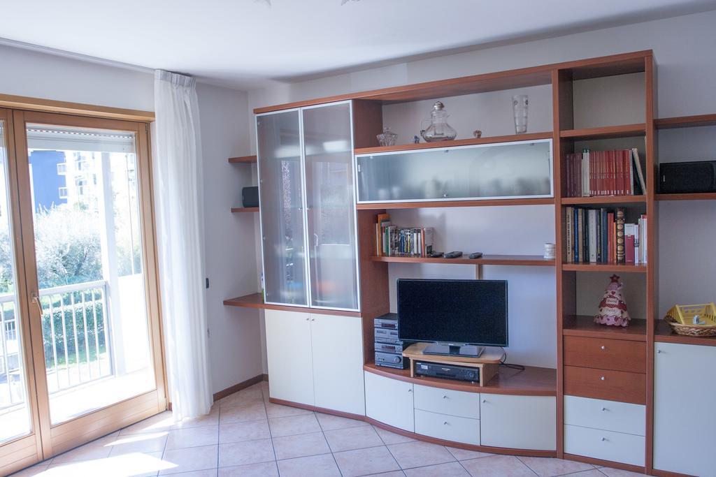 Appartamento Lombardi Riva del Garda Cameră foto